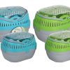 Transportkasser til gnavere i forskellige farver, ideelle til sikker transport og opbevaring af små kæledyr. Designet med ventilationshuller for optimal luftcirkulation og komfort. Perfekt til både marsvin og hamstere.