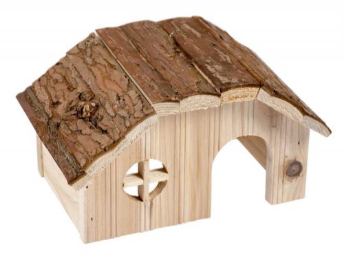 Sødt træhus til gnavere, ideelt som tilflugtssted og legetøj. Lavet af naturligt træ med bark på taget, perfekt til hamstere og mus. Giver en tryg og hyggelig plads til dit kæledyr.