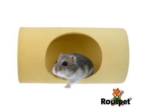 Hamster i en gul hule fra robipet, ideel for små kæledyr til leg og gemmesteder. | gnavernes univers