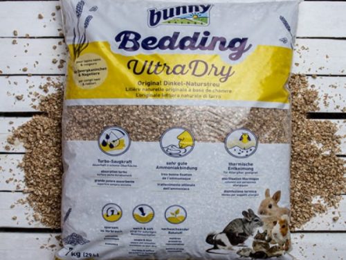 Bunny bedding ultradry, original dinkel-naturstrø, 7 kg. Ideelt til gnavere og mindre kæledyr med fremragende sugeevne og ammoniakbinding. Naturligt og miljøvenligt valg til dyrenes bur. | gnavernes univers