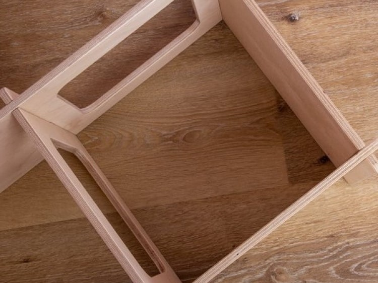 Bn17702 - bunny nature labyrint legehus 57,5x26x57,5 cm2 | gnavernes univers Træhylde til gnavere, ideel til opbevaring af udstyr og tilbehør, fremstillet i holdbart materiale med praktiske håndtag til nem transport. | gnavernes univers