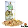 Økologisk hybrid hamsterfoder til seniorhamstere fra rodipet, præsenteret i en tætsluttende dåse med en blanding af frø, nødder og tørrede grøntsager. Foderet er designet til at opfylde de ernæringsmæssige behov hos ældre hamstere. | gnavernes univers