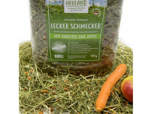 Premium foderhæ til gnavere fra Heuland, "Lecker Schmecker" med gulerod og æble, 500 g. Ideelt til hamstere, kaniner, og marsvin. 100% naturlige ingredienser.